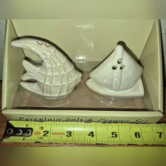 NWT's Mary Rich Company Salt & Pepper Shakers, Fish & Sailboat - Picture 2 of 3